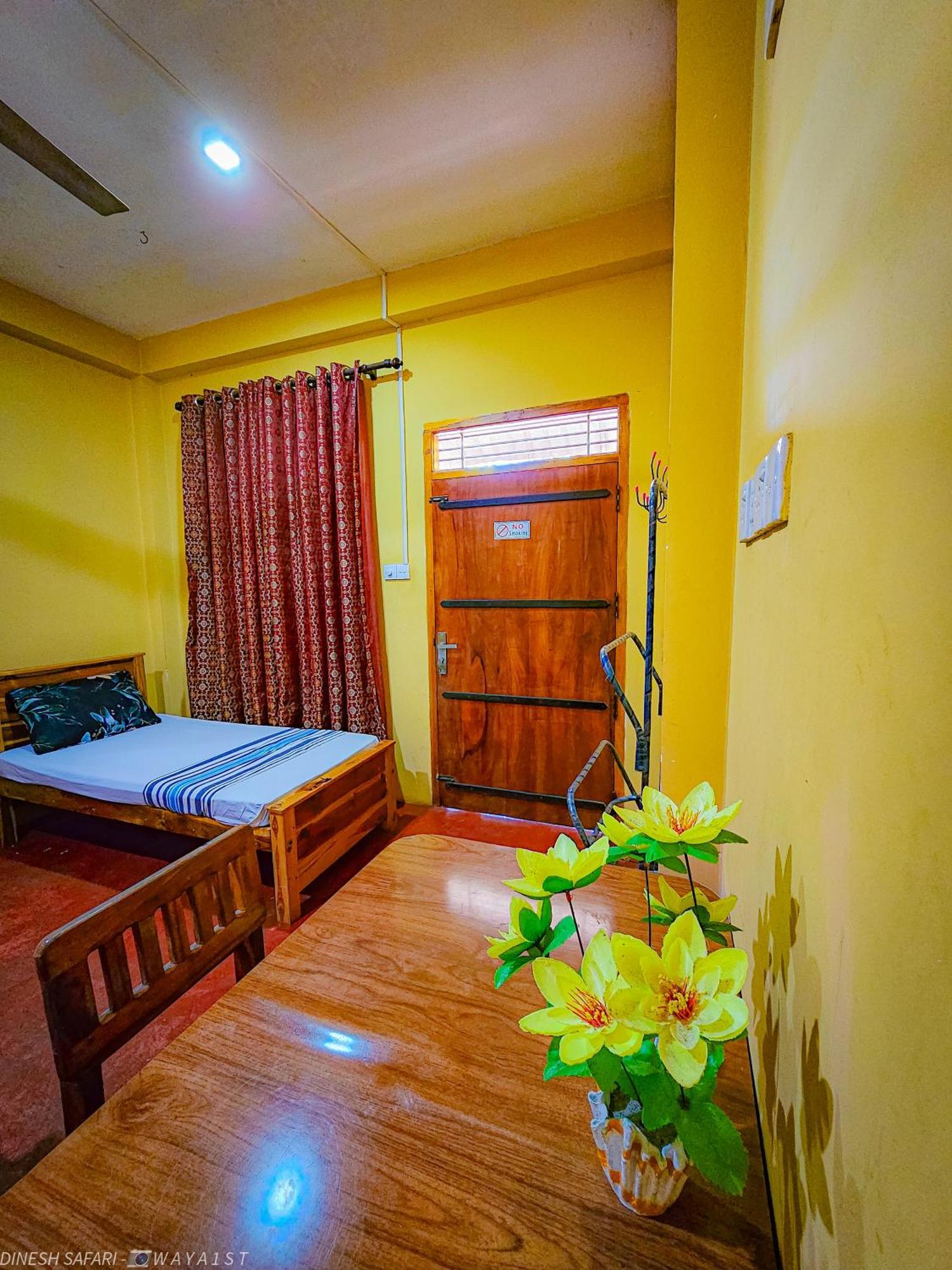 Dinesh Safari Homestay Udawalawe Exterior foto